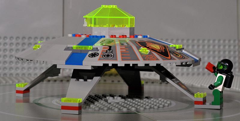 Moonbase - ufo-3.jpg
