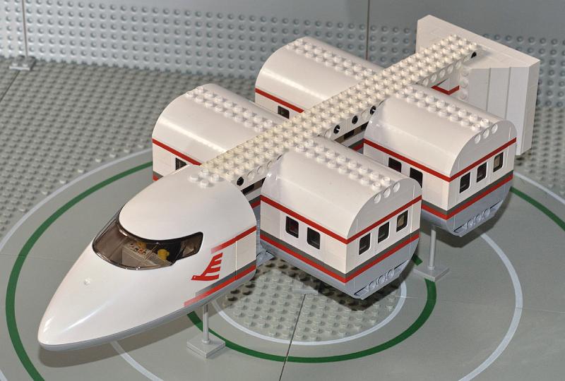 Moonbase - zug-1.jpg